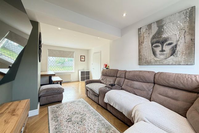 237, Hallhill Road, Glasgow photo 3