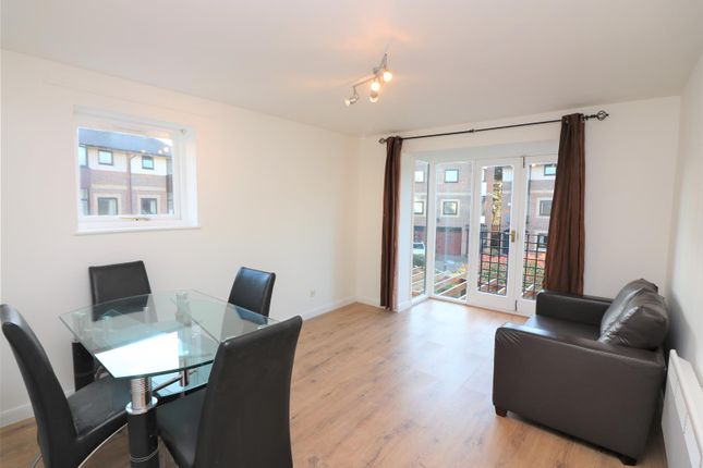 Thumbnail Flat to rent in Barnfield Place, Isle Of Dogs