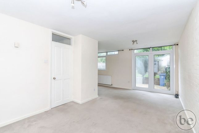 73 Winscombe, Bracknell photo 4