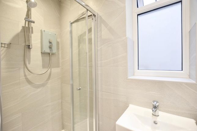 26 Meanley Road, London photo 3