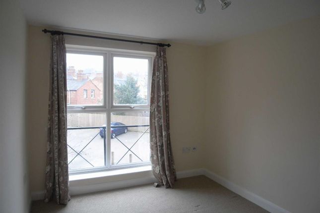 Flat to rent in Newland Road, Banbury