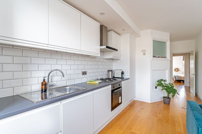 Flat 2, London, E8 photo 4