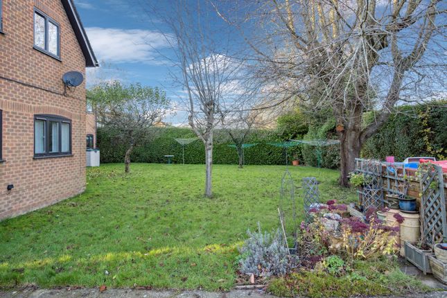 8 Russel Court Main Road, High Wycombe photo 2