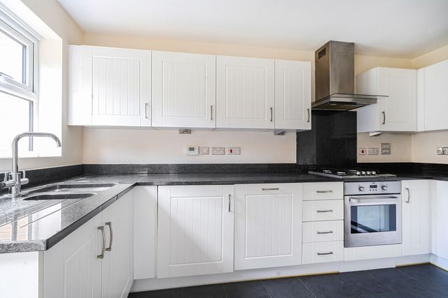 36 Cuckoo Fields, Chichester photo 4