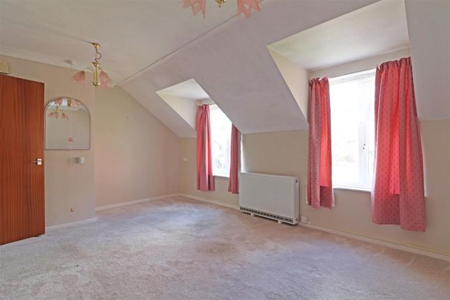 Flat 2 Chestnut Mead, Oxford Road, Redhill photo 4
