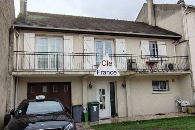 Apartment for sale in Tremblay-En-France, Ile-De-France, 93290, France
