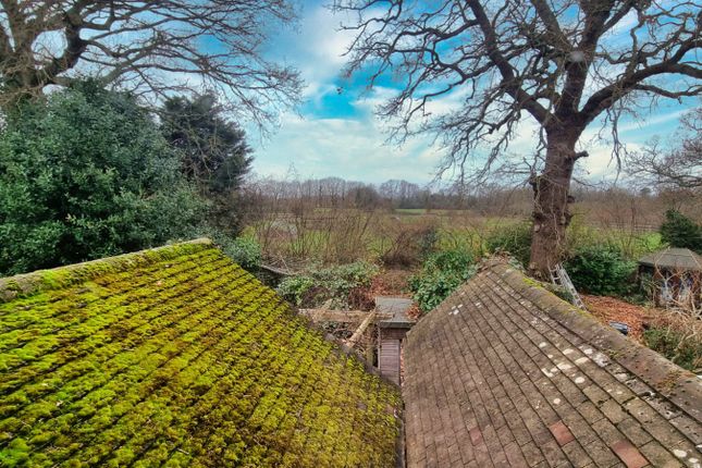 44, Redehall Road, Surrey photo 2