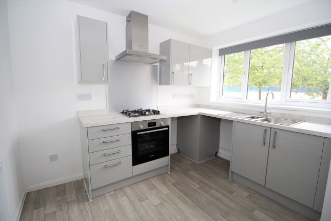 4, Essex Close, Bordon photo 2