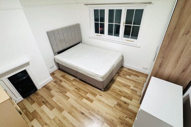 Room 3, Station Road, 8, North Harrow, Harrow photo 2
