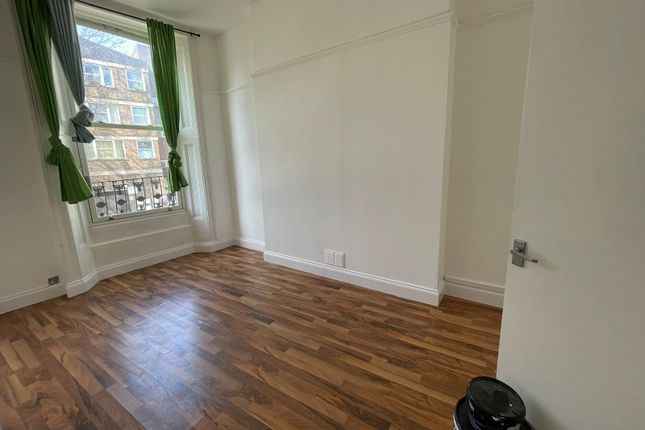 Flat to rent in Porchester Road, London