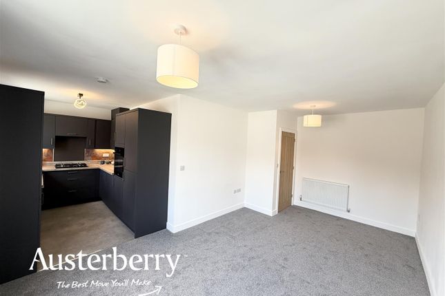 10, Mayneford Place, Stoke-On-Trent photo 4