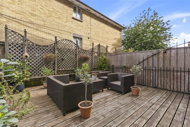 66A, North Side Wandsworth Common, London photo 4