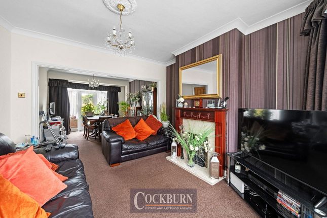 61, Clayhill Crescent, London photo 4