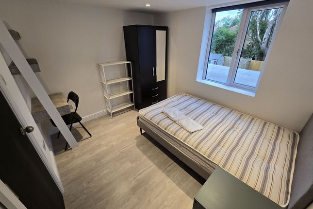 163 Parsonage Road, Manchester photo 3