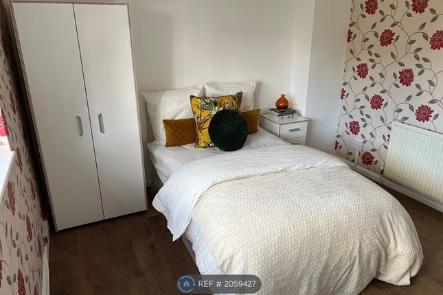 Room to rent in Whitmore Way, Basildon