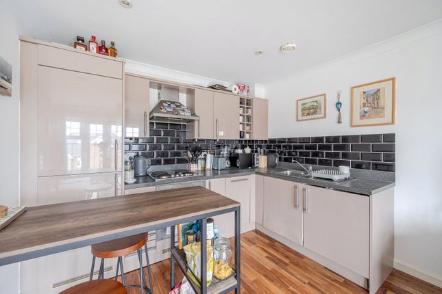 Flat 13,, Maybury Mews, Woking photo 4