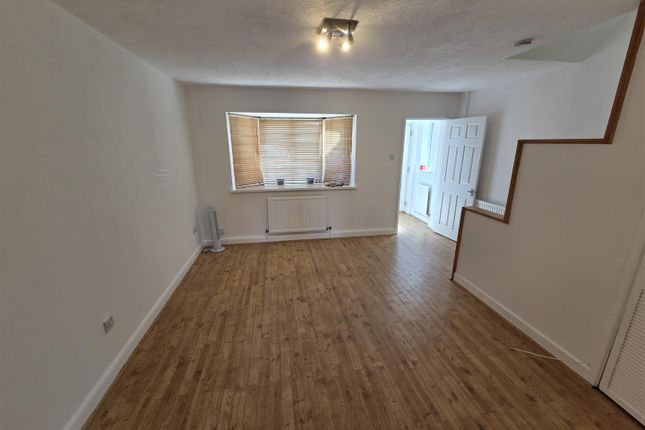 14a, Ellicks Close, Bristol photo 3