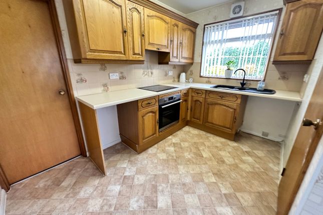 50, Pendre Close, Brecon photo 4