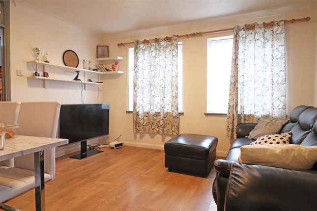 Flat for sale in Wilton Road, Redhill