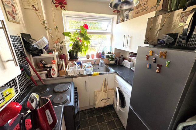 31, Dalwood Way, Coventry photo 3
