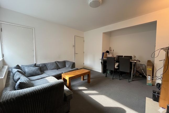 25, Farley Hill, Luton photo 2