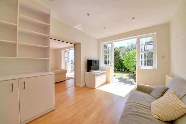 18, Southway, London photo 3