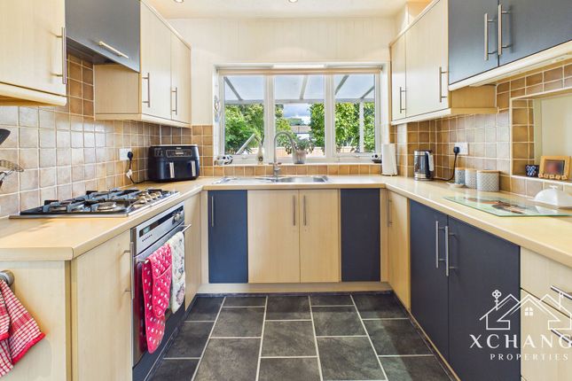 9, Prescelly Close, Nuneaton, CV10 photo 3