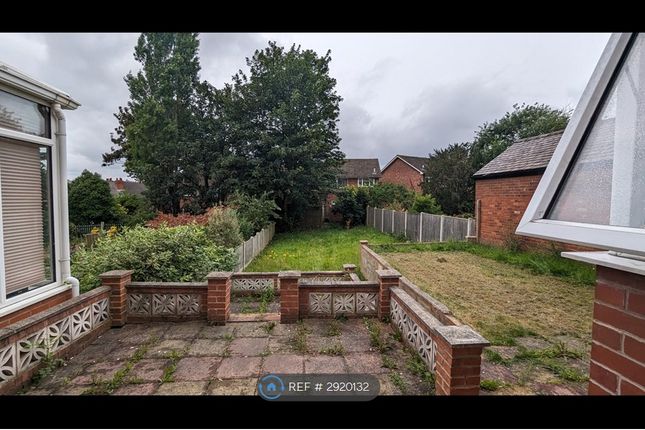 Oakwood Lane, Leeds photo 3