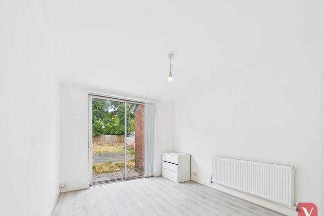 472, Leagrave Road, Luton photo 3
