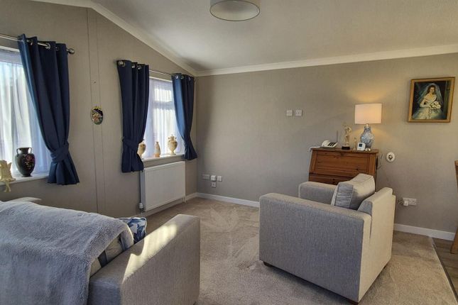29, The Orchards Park, Sleaford photo 4