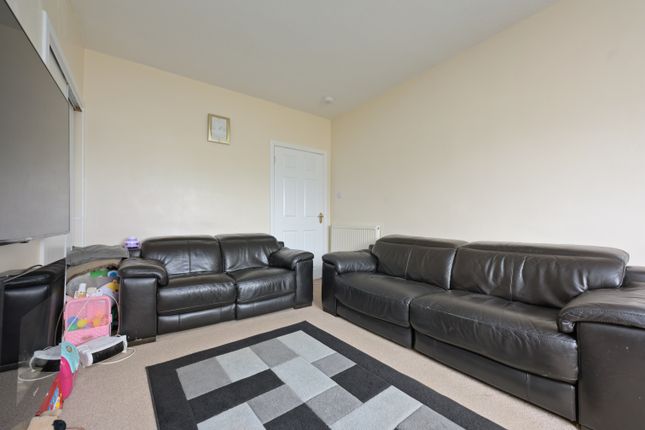 142, Izatt Avenue, Dunfermline photo 4
