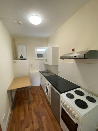 Thumbnail Flat to rent in 97 West Green Road, London