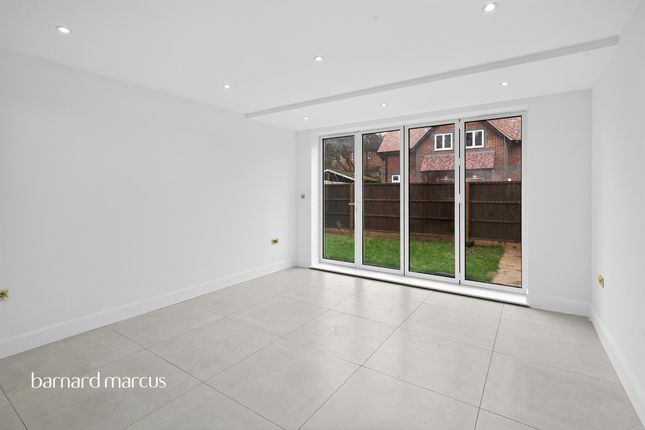 3a, Kingswood Way, South Croydon photo 4