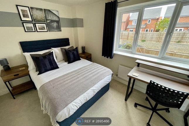 Harvest Road, Market Harborough photo 3