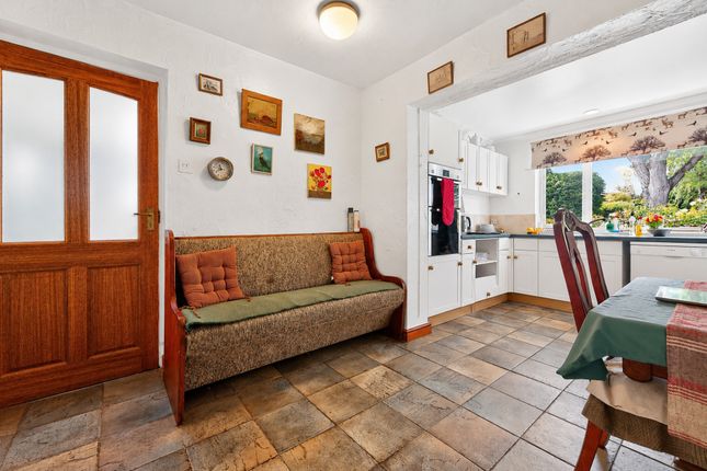 13, Maple Grove, Droitwich photo 3