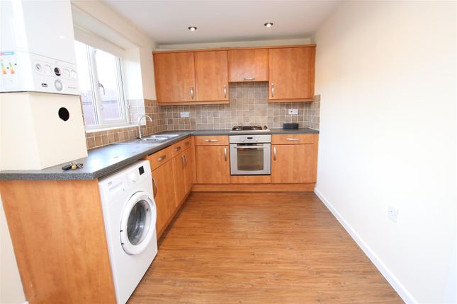 8, Redwood Close, Bradford photo 4