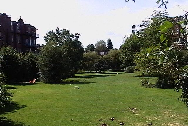 12.1 , Greencroft Gardens, London photo 4