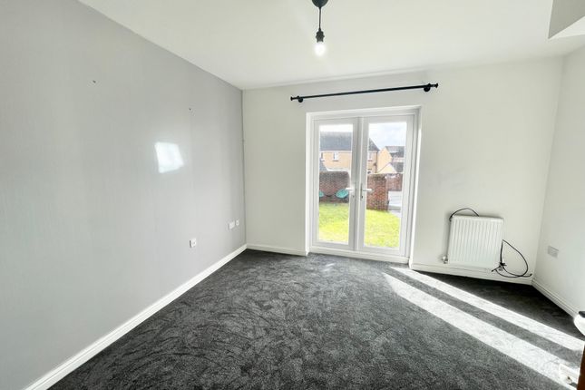 79, Lonydd Glas, Pontyclun photo 3