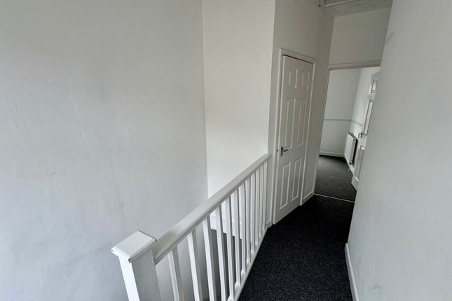 Penrhiwceiber Road, Mountain Ash photo 5