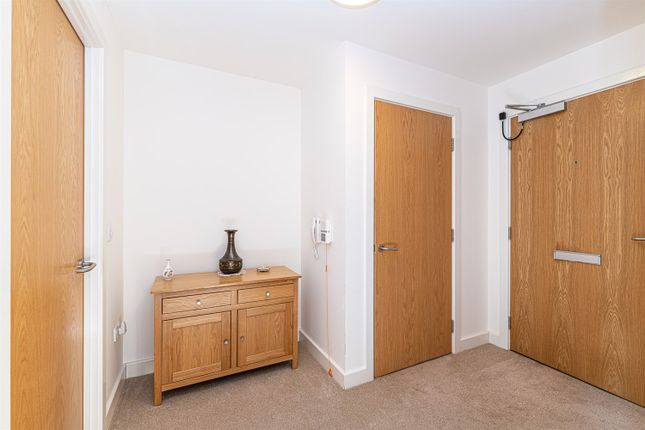 Flat for sale in The Windings, Cable Drive, Helsby, Frodsham