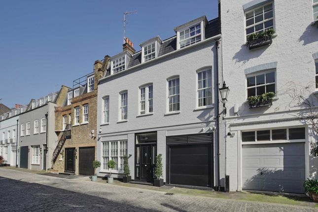 Thumbnail Mews house for sale in Devonshire Mews South, Marylebone