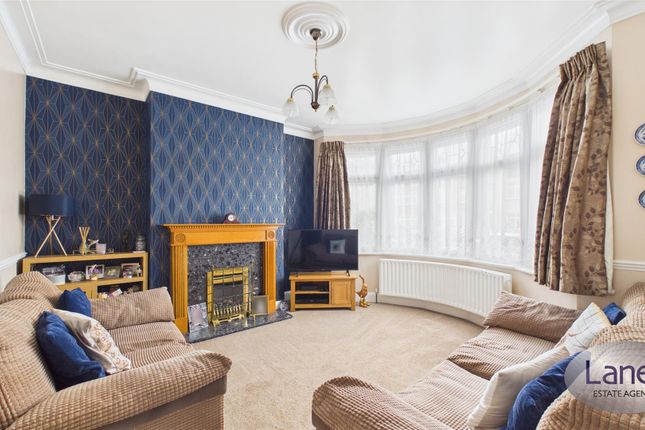 6, Hillside Crescent, Waltham Cross photo 2