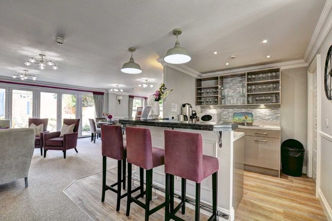 Flat for sale in Peel Lodge, Marlow - Luxury Retirement Home