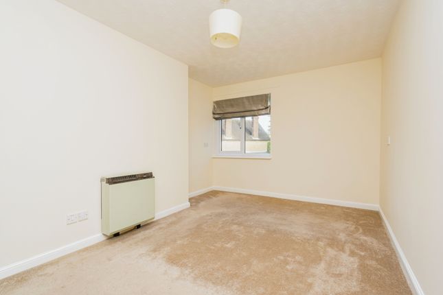 19, Cedar Court (Addlestone), Addlestone photo 4