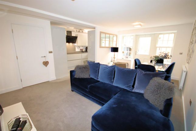 9 The George, High Street, Silsoe, Bedford photo 2