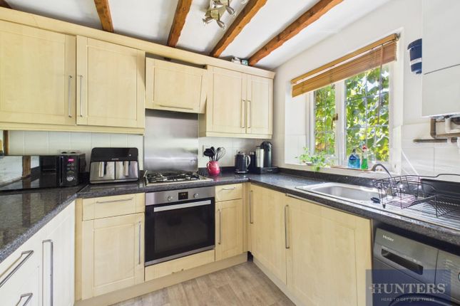 21, Rolleston Way, Cheltenham photo 4