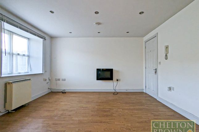 Flat 1, 77, Blisworth Close, Northampton photo 3