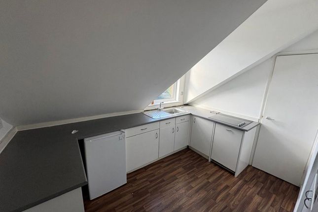 Flat 3, Ashleigh Court, Leicester photo 4