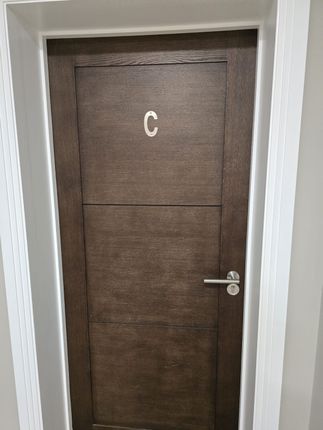 Flat To Let
