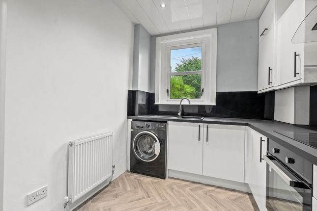 97, Dollar Avenue, Falkirk photo 4